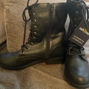 NWT - SateTStep Nonslip Boots
